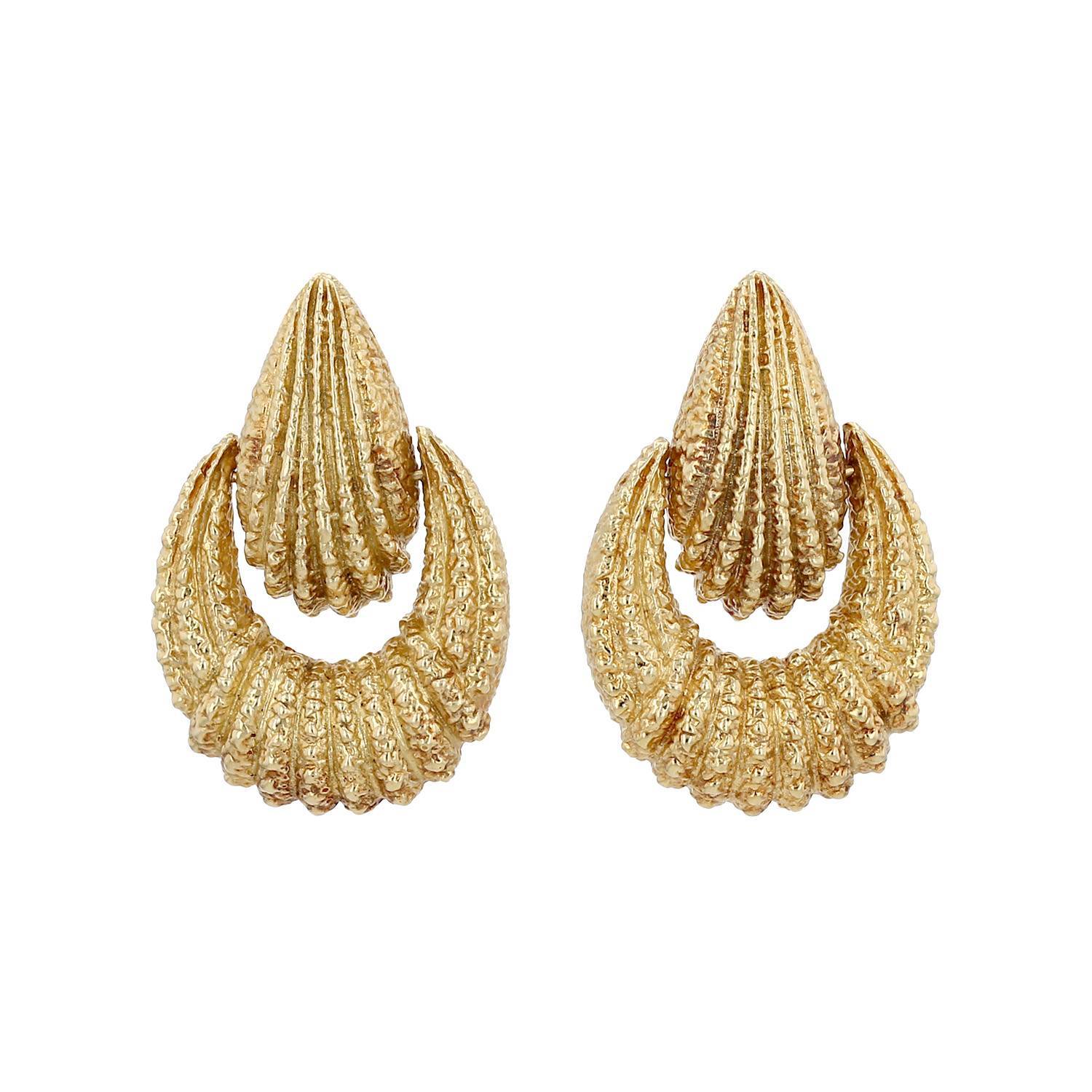 00pp-van-cleef-arpels-1970-s-earrings-in-yellow-gold