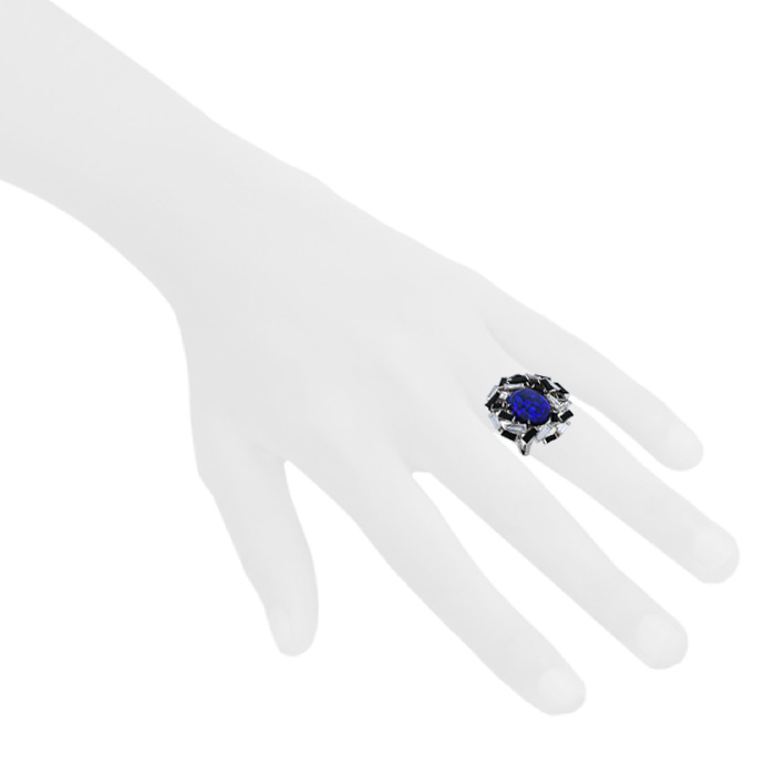 D1-chaumet-le-grand-frisson-ring-in-white-gold-onyx-diamonds-and-australian-blue-opal