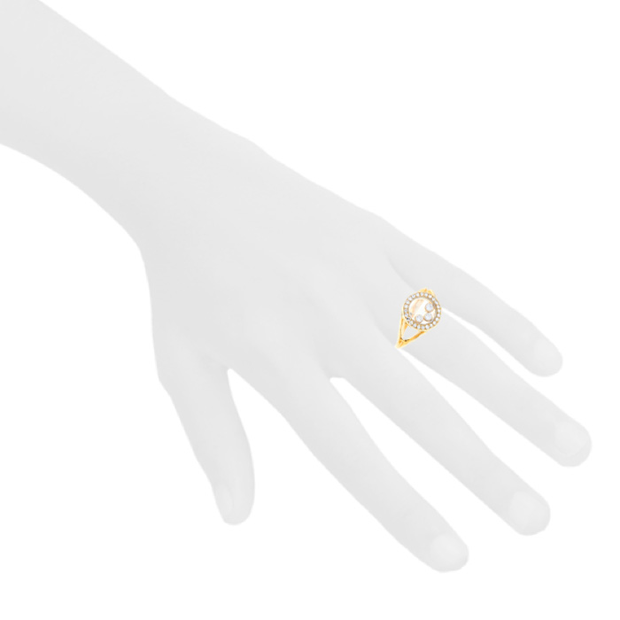 D1-chopard-happy-diamonds-ring-in-yellow-gold-and-diamonds