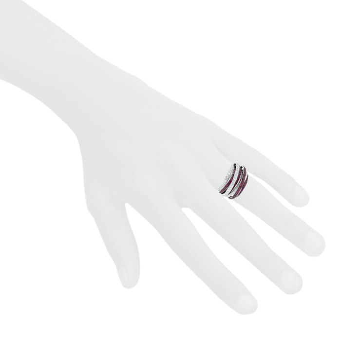 D1-de-grisogono-allegra-ring-in-white-gold-diamonds-and-ruby