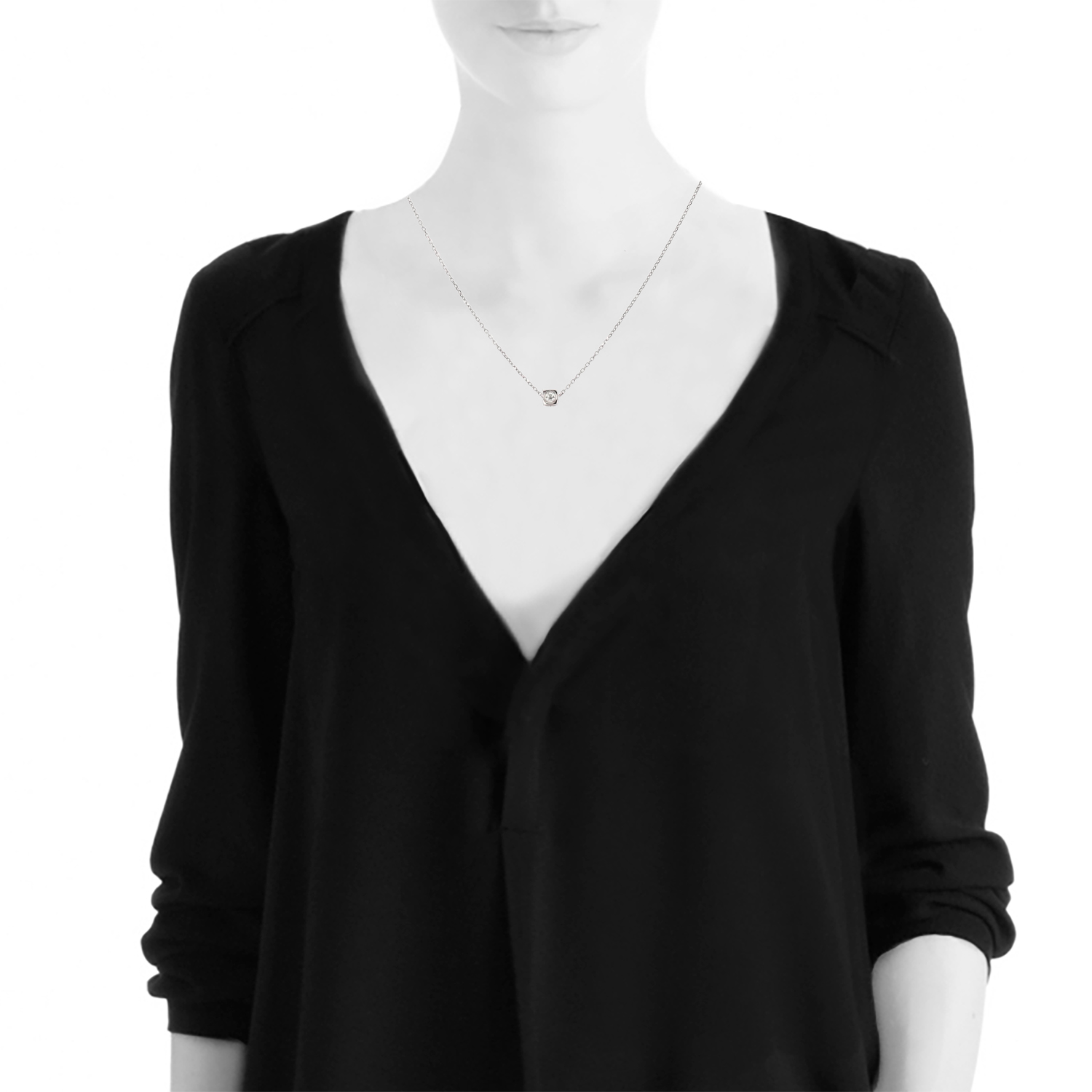 D1-dinh-van-le-cube-diamant-small-model-necklace-in-white-gold-and-diamond