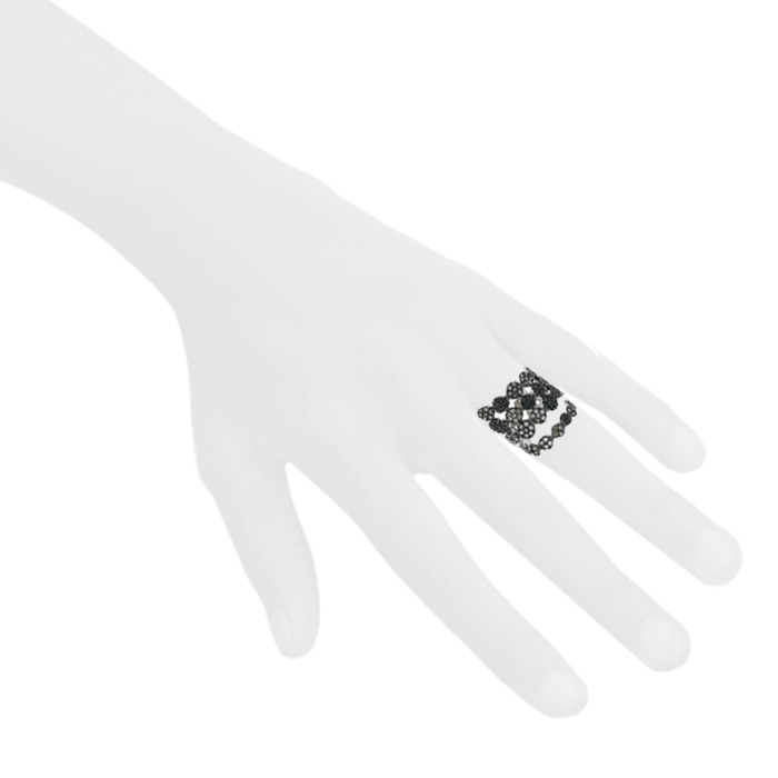 D1-h-stern-ancient-america-large-model-ring-in-grey-gold-and-diamonds