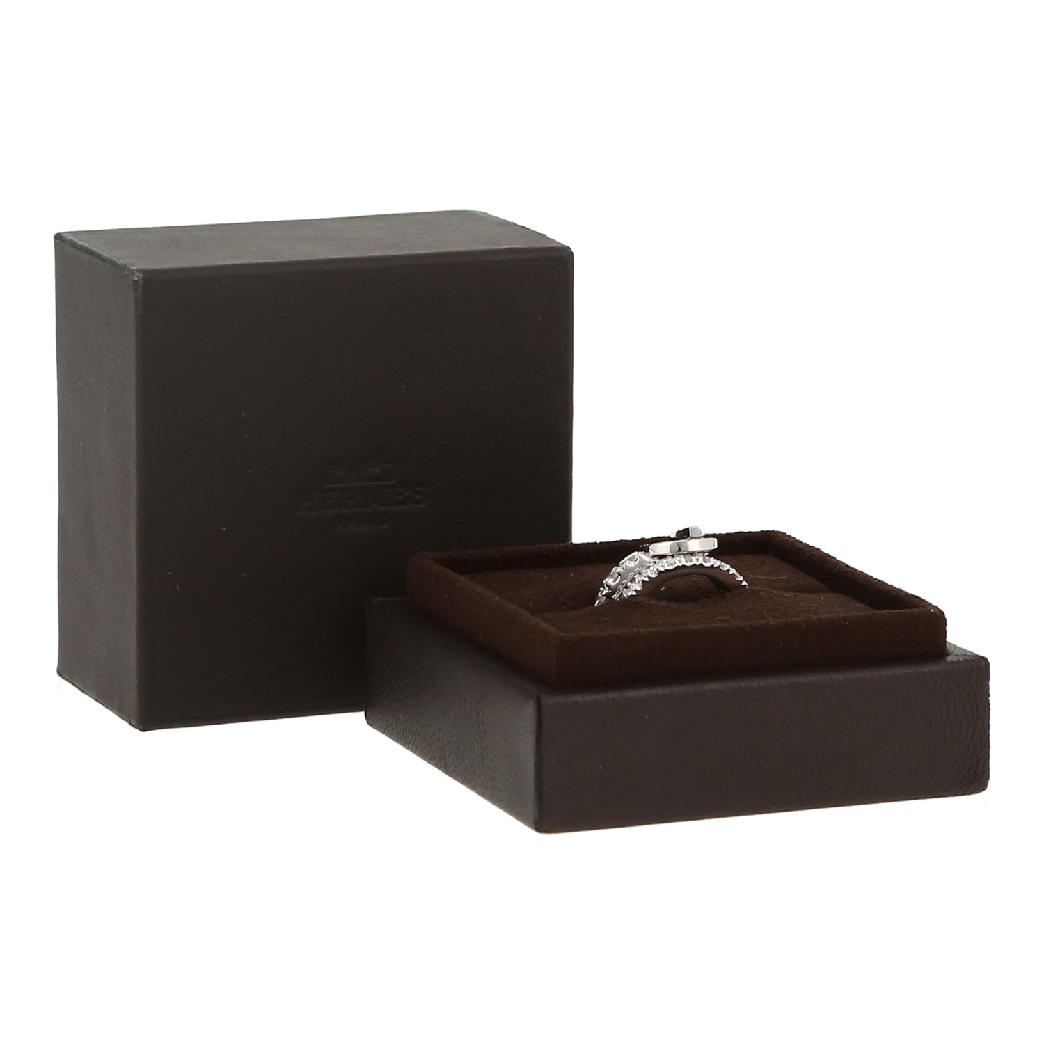 D2-hermes-finesse-large-model-ring-in-white-gold-and-diamonds