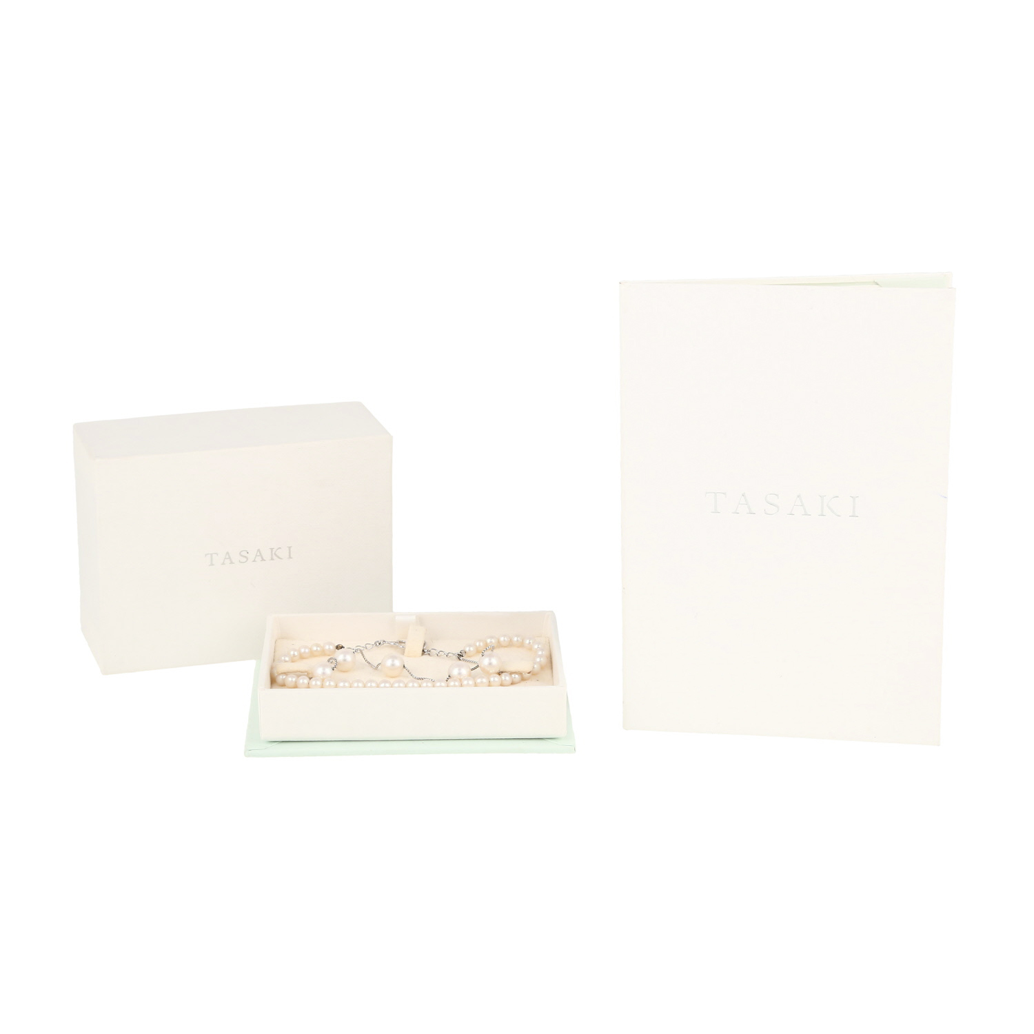 D2-tasaki-bracelet-in-white-gold-and-akoya-cultured-pearls